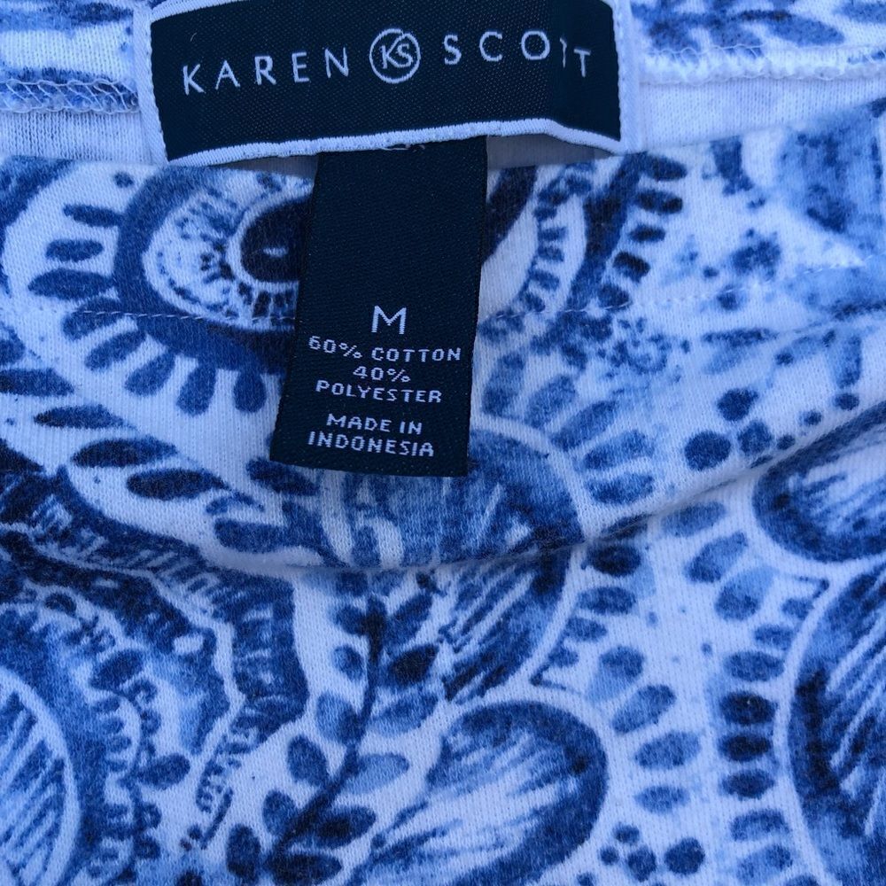 Karen Scott short sleeve paisley top . Cuffed sleeve. - Picture 4 of 7